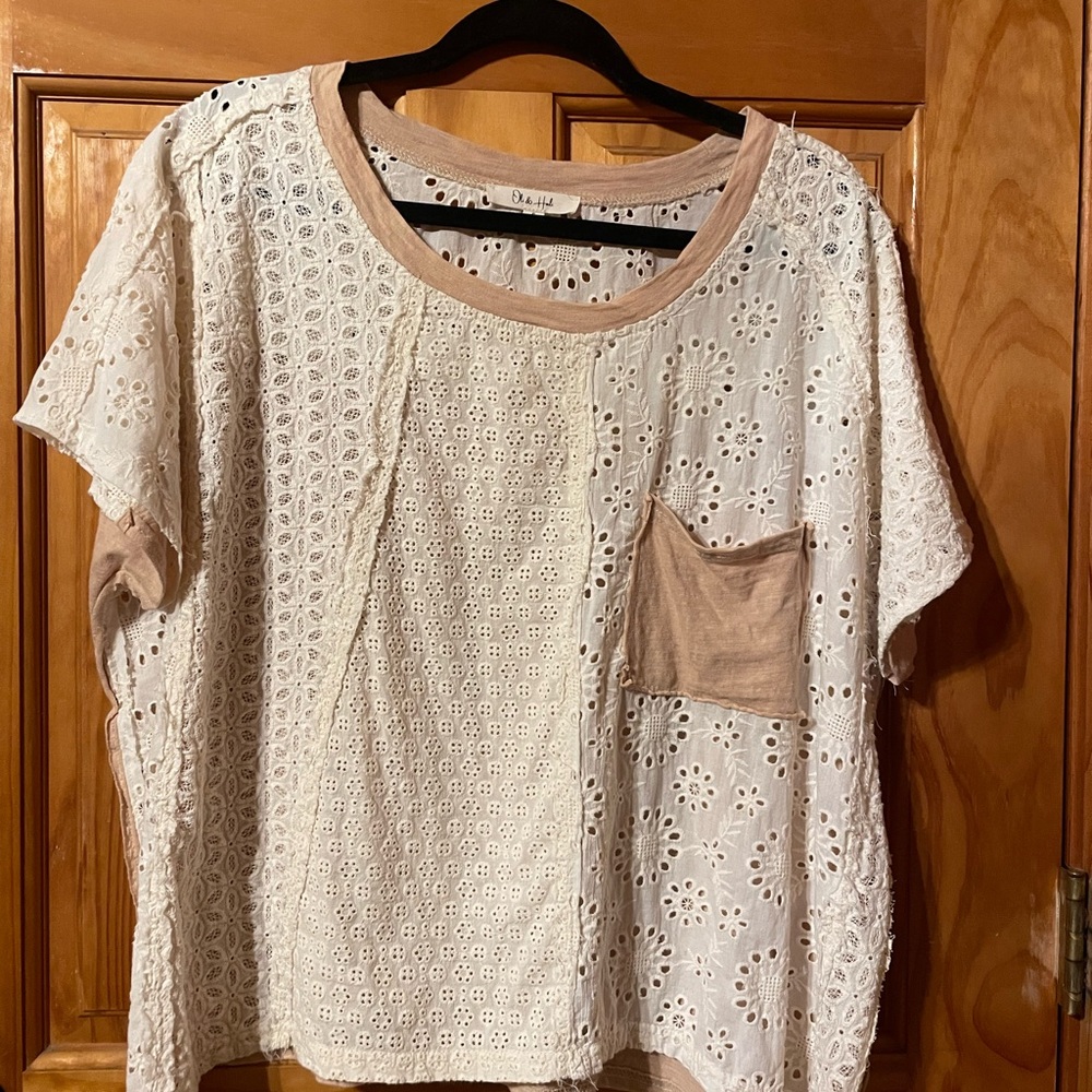 Oli & Hali Cream Eyelet Short Sleeve Top with Tan Trim